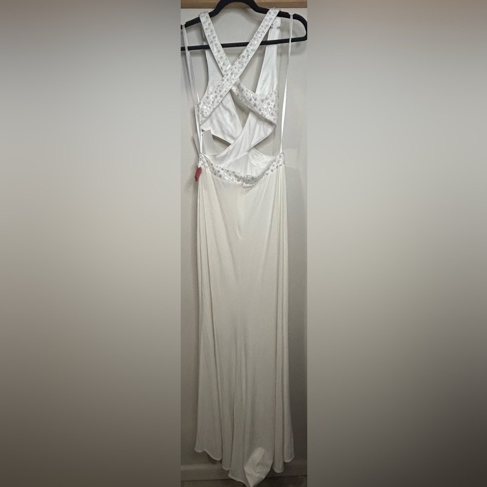 NWT Mac Duggal White Sequined Criss Cross Bodice Gown - Picture 5 of 8